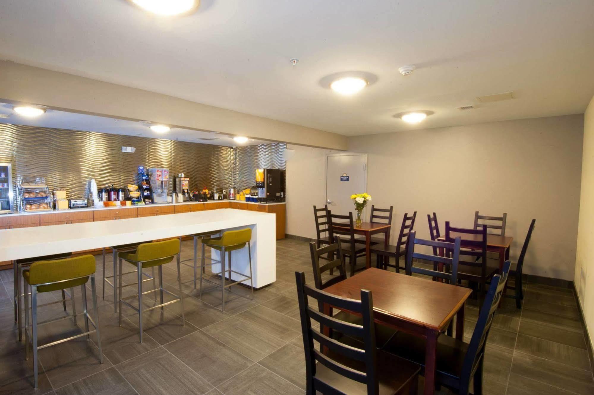 Arya Inn & Suites Farmers Branch Eksteriør billede