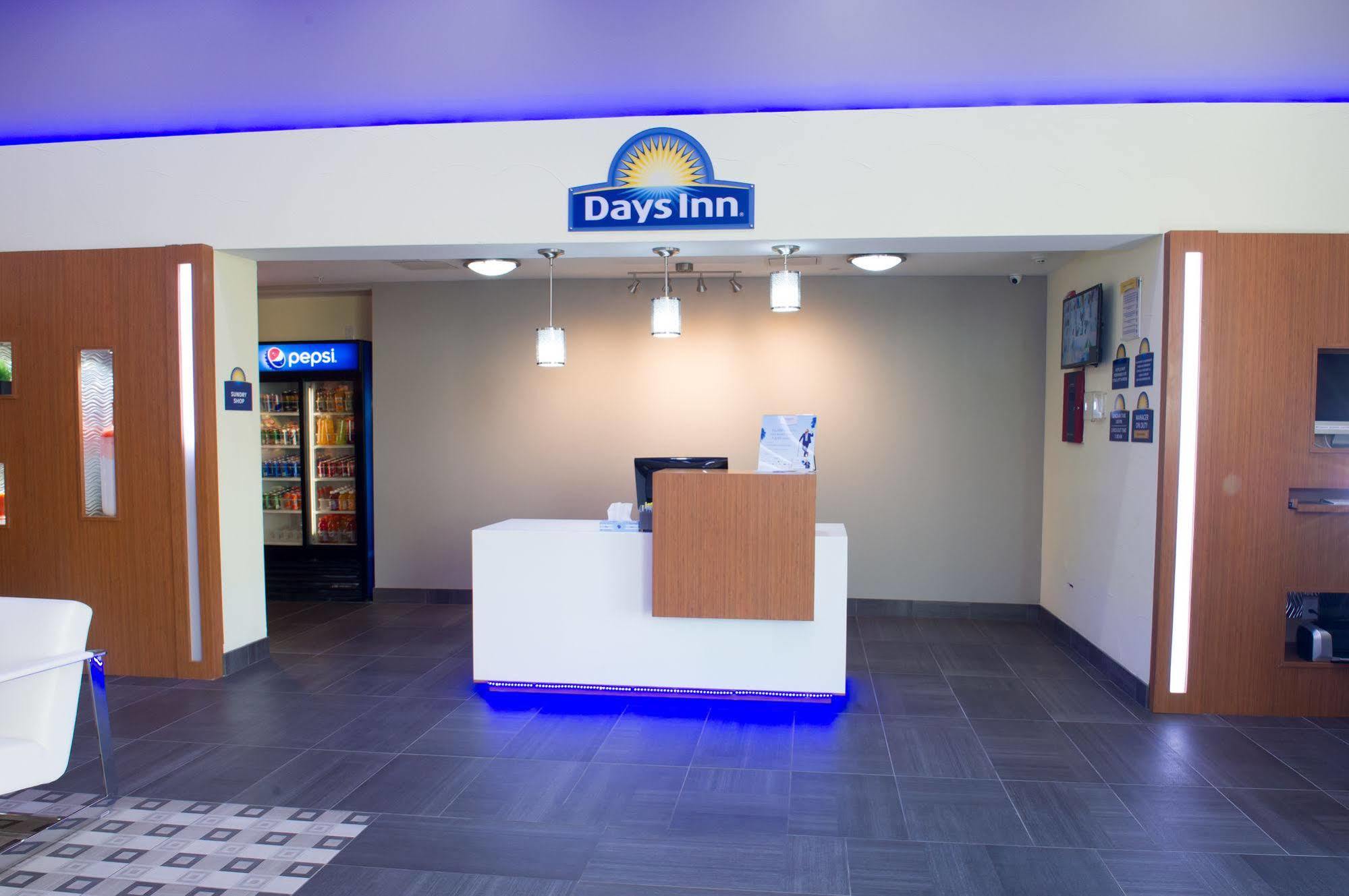 Arya Inn & Suites Farmers Branch Eksteriør billede